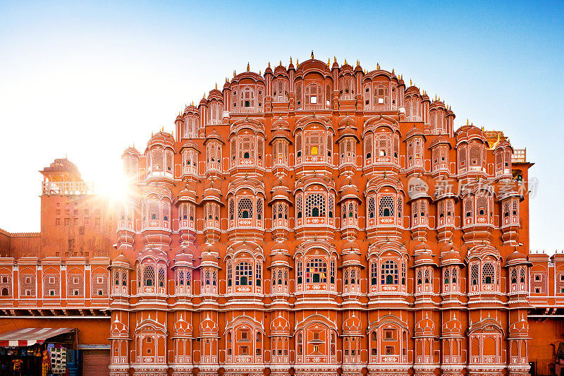 印度斋浦尔的Hawa Mahal(风之宫)